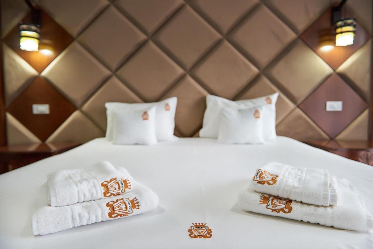 Hotel Adriano Brăila Exteriér fotografie