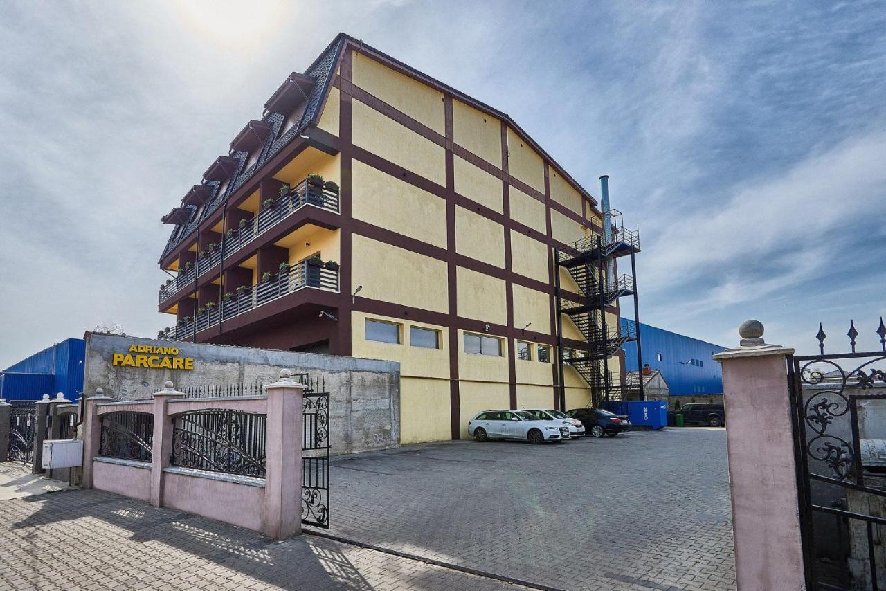 Hotel Adriano Brăila Exteriér fotografie