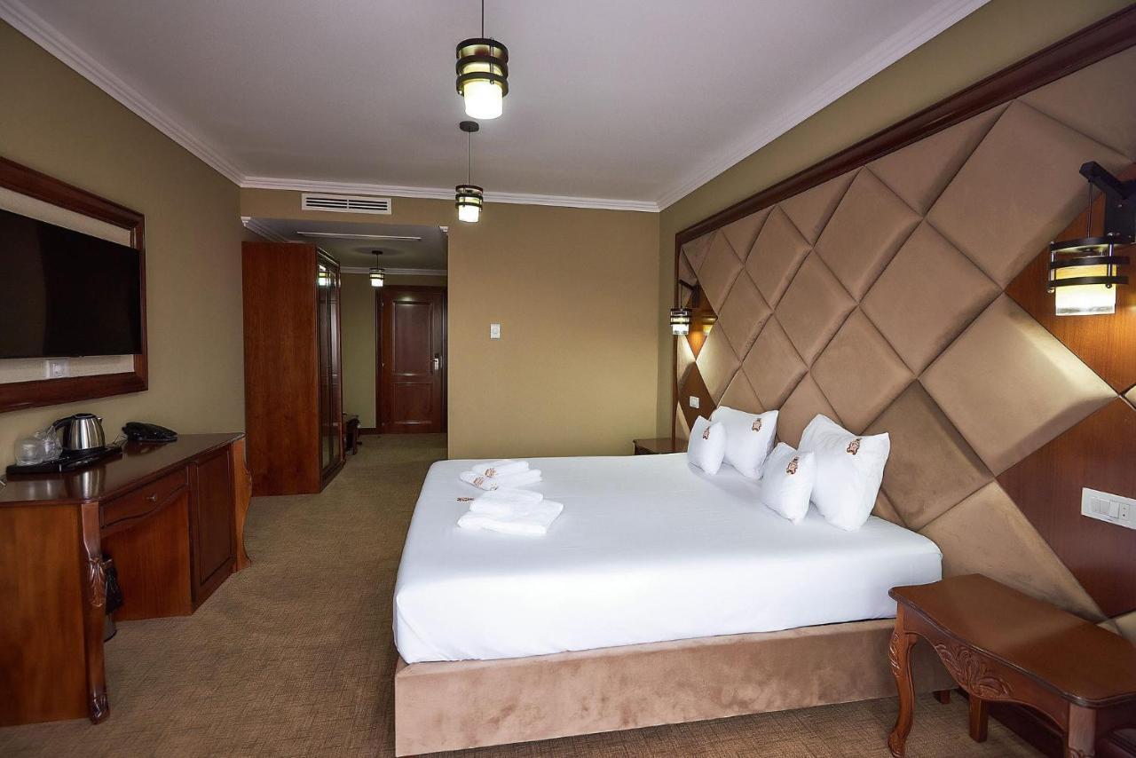 Hotel Adriano Brăila Exteriér fotografie