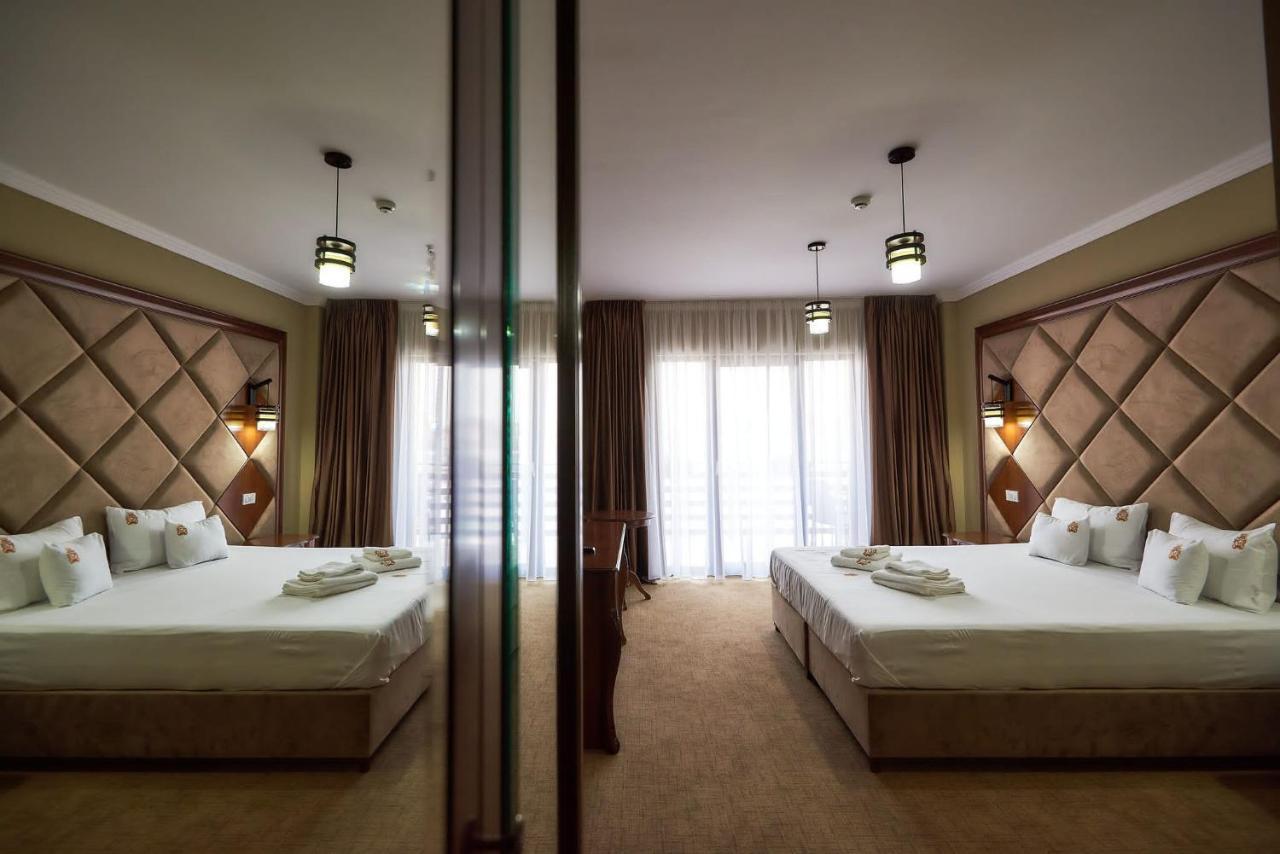 Hotel Adriano Brăila Exteriér fotografie
