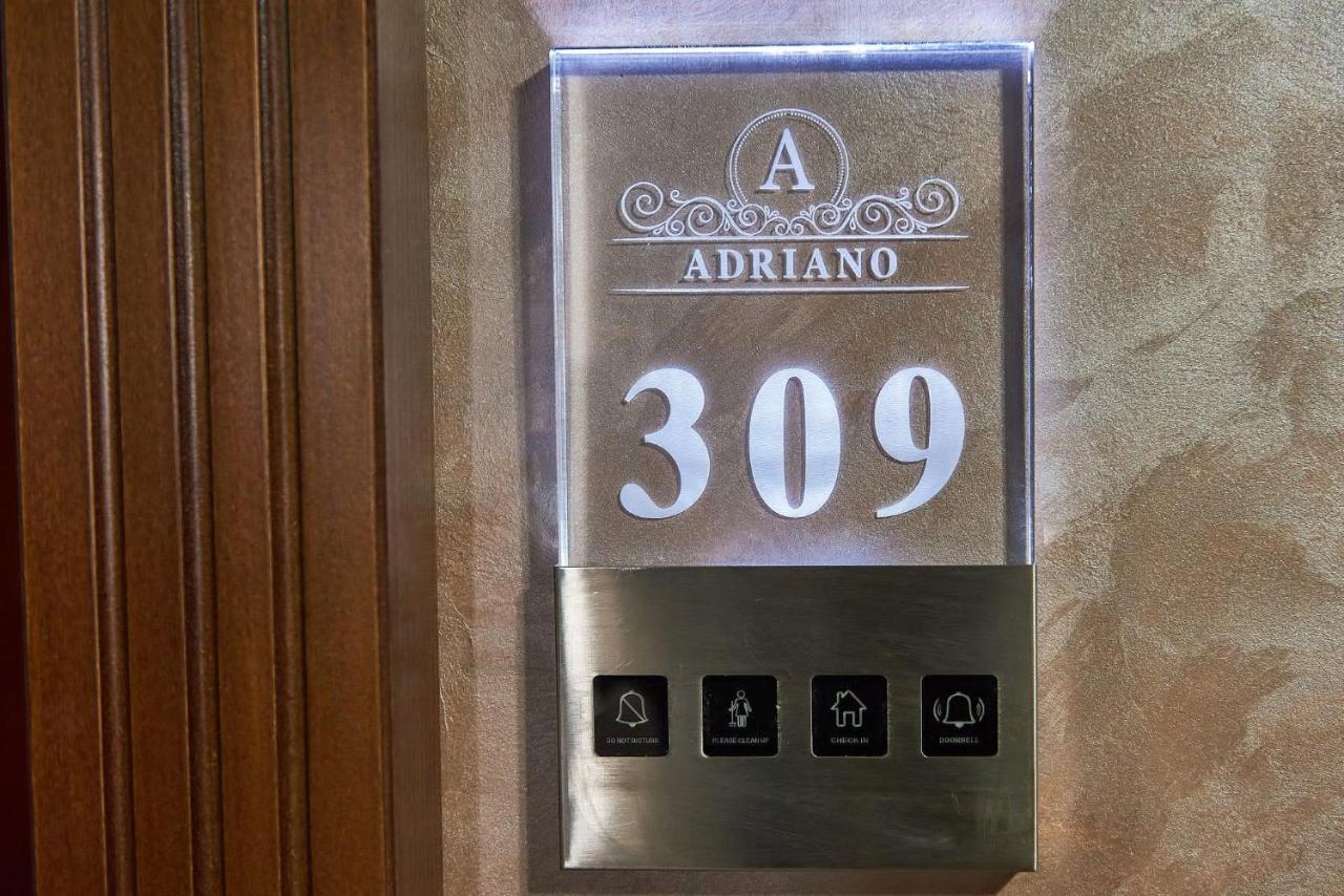Hotel Adriano Brăila Exteriér fotografie