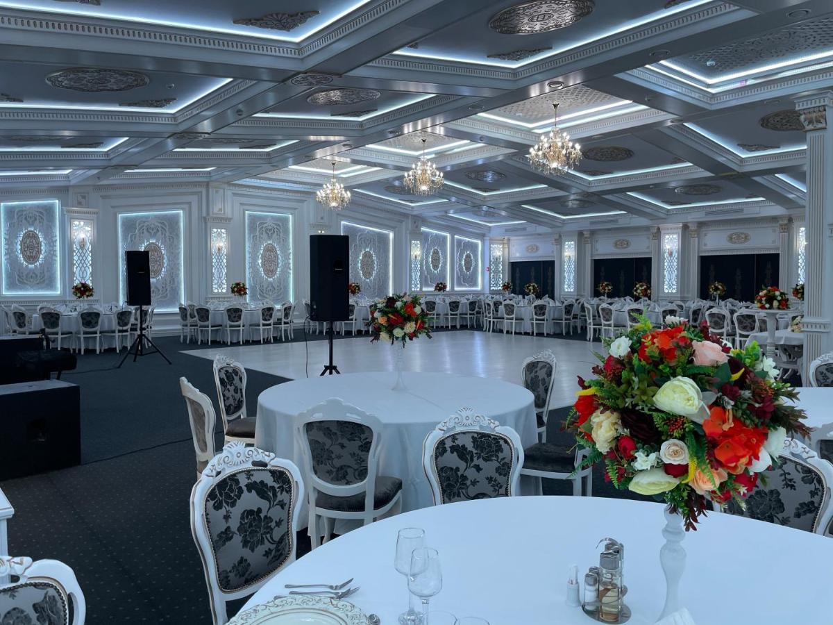 Hotel Adriano Brăila Exteriér fotografie